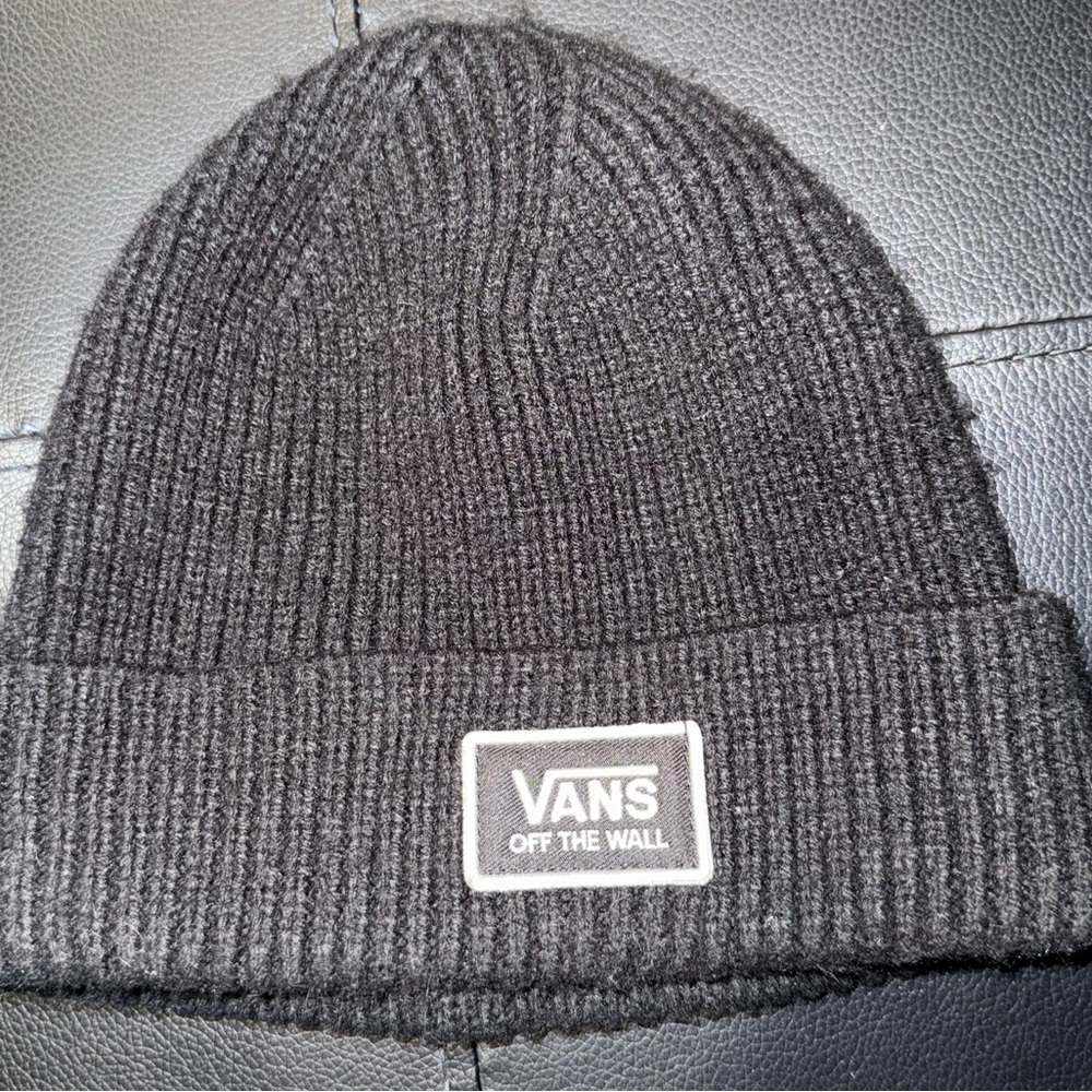 Vans Black Ribbed Knit Beanie with Logo Patch